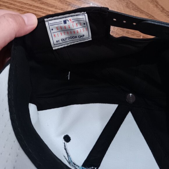 Kids Florida Marlins hat 3 - 8 yrs old. Brand new - Picture 2 of 4